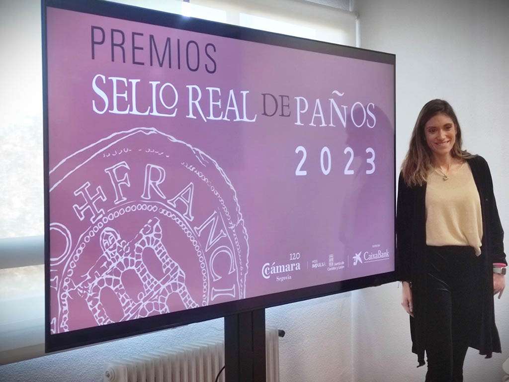 María José Tapia, presidenta de la Cámara de Comercio de Segovia, presenta los Premios 'Sello Real de Paños'. / EL ADELANTADO