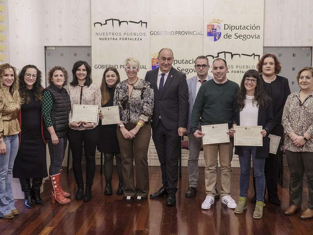Toma de posesión de trabajadores sociales de la Diputación. / EL ADELANTADO