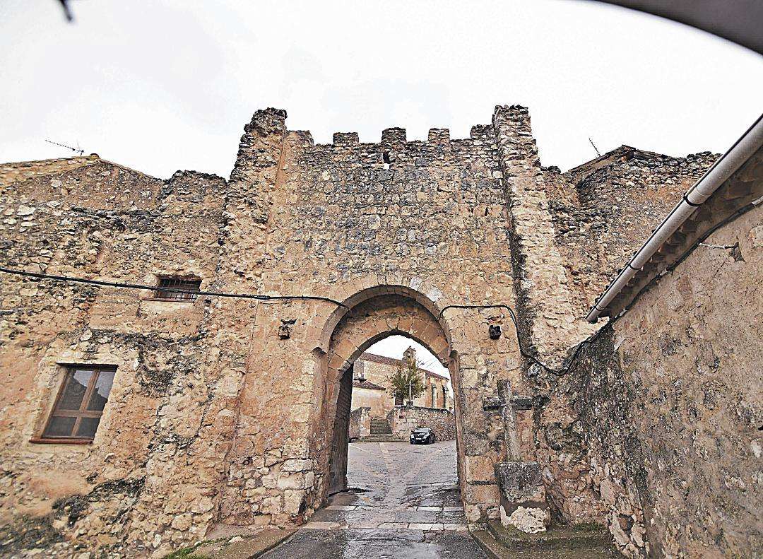 Entrada a la localidad de Maderuelo.