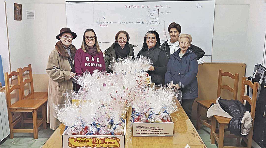 El equipo de voluntarias de Cáritas vuelve acordarse de los residentes.