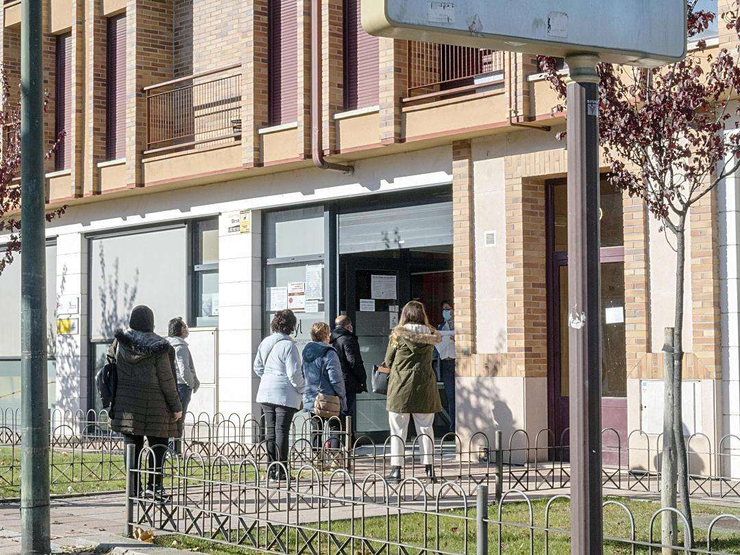 Las colas en la Oficina de Empleo de Segovia se redujeron ligeramente en 2023 tras bajar el paro en un 5,77%.
