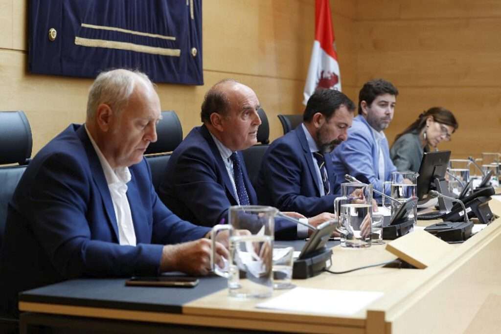 Presentación y defensa de la Memoria Anual del comisionado de Transparencia