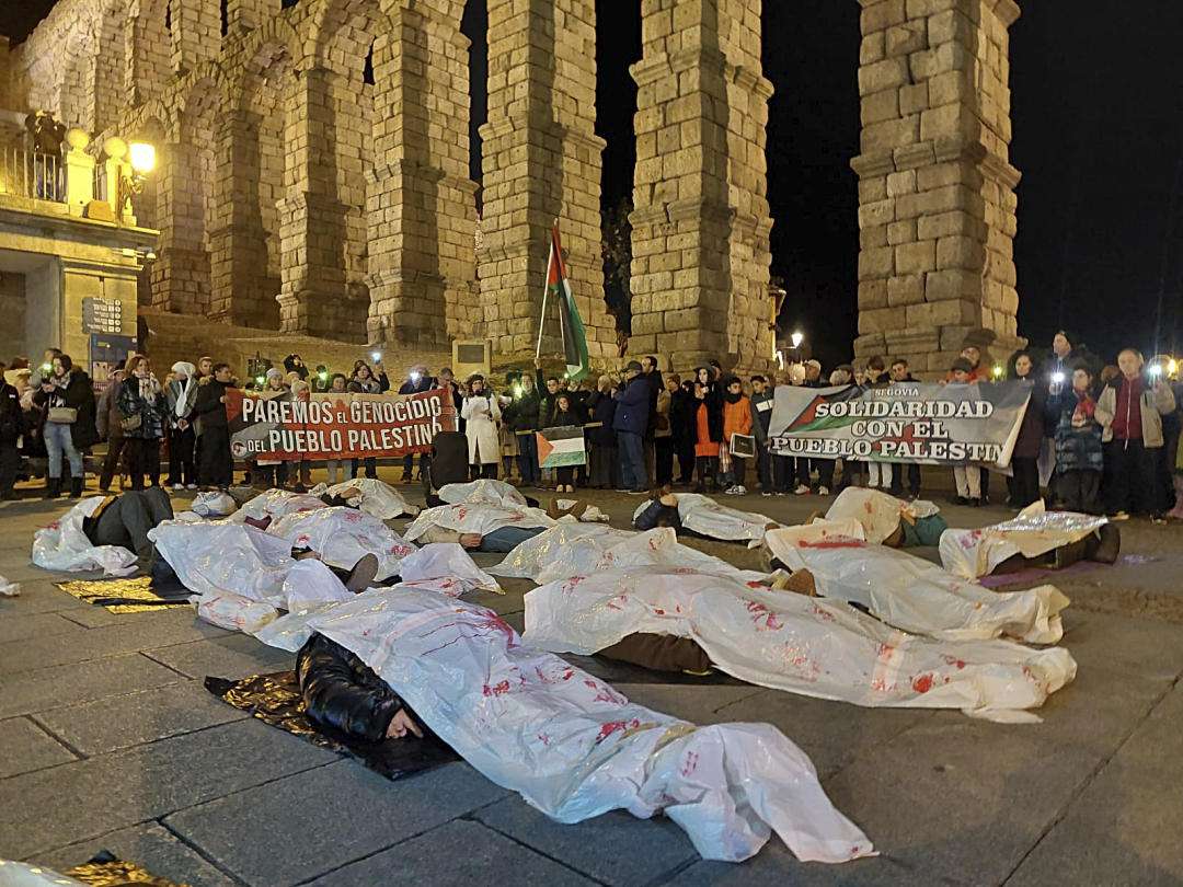 Acto de la manifestación en la Plaza del Azoguejo.