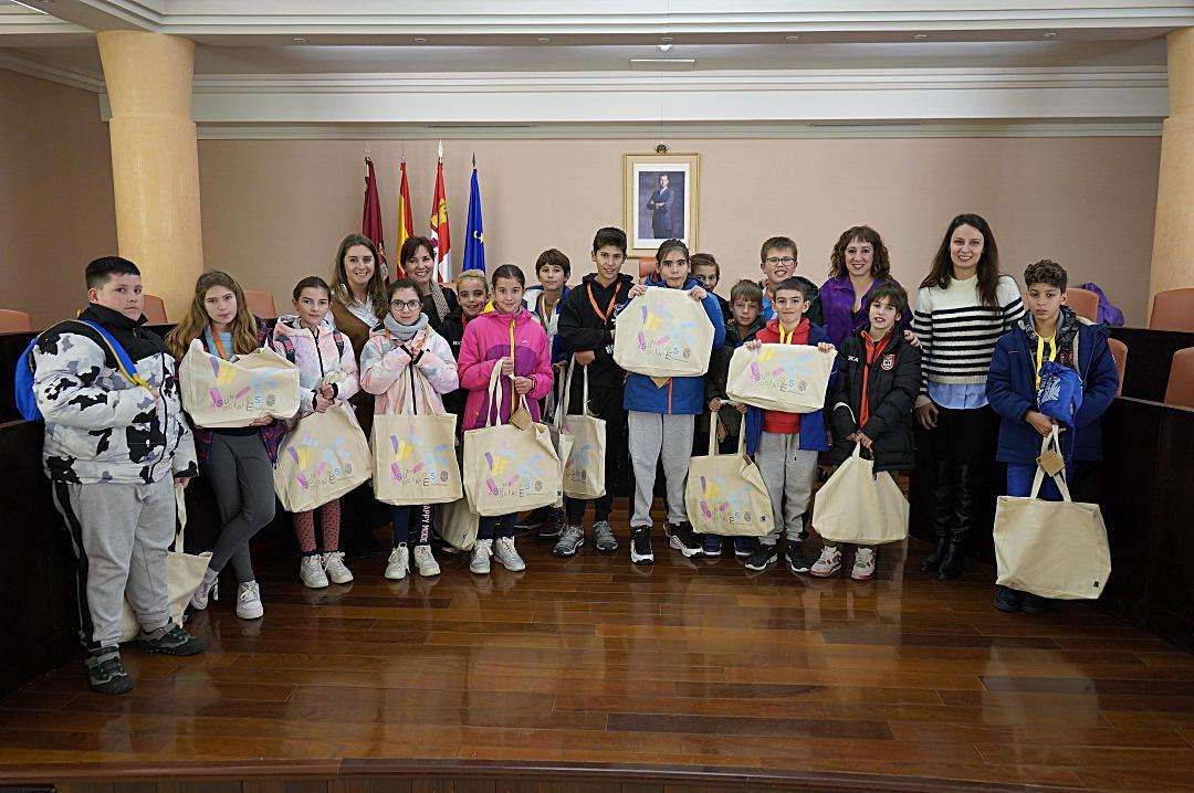 Los estudiantes que han participado en la visita