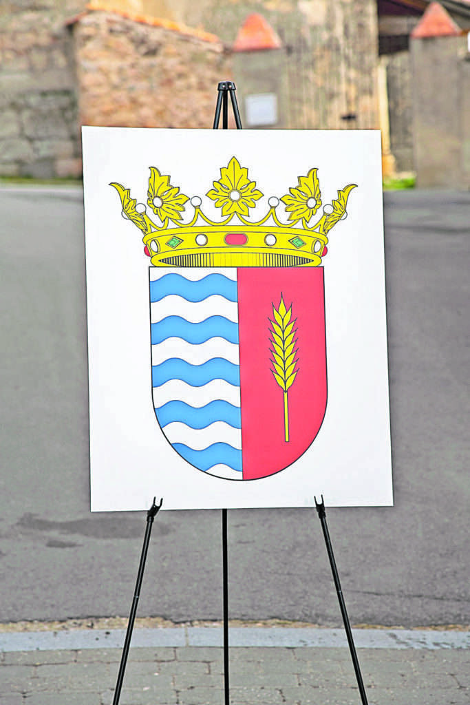 Bandera y Escudo ARMUÑA LHG 7677 LUIS HORCAJADA