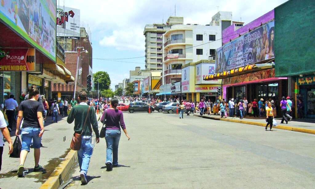 Calle de Barquisimeto, antes llamado Nueva Segovia de Barquisimeto, en Venezuela.