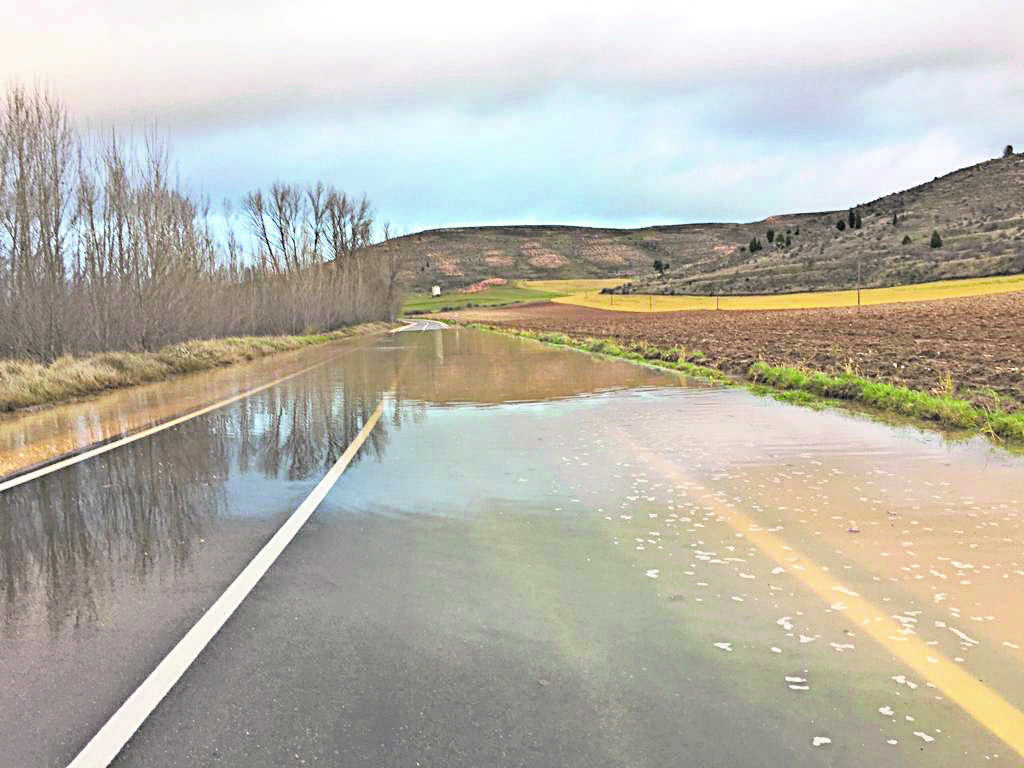 Carretera inundada Burgomillodo a Carrascal del Río (2)