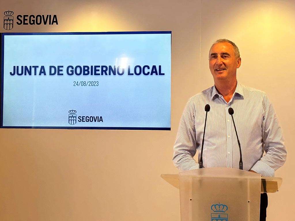 Rueda de prensa del alcalde de Segovia, Jos�azar�