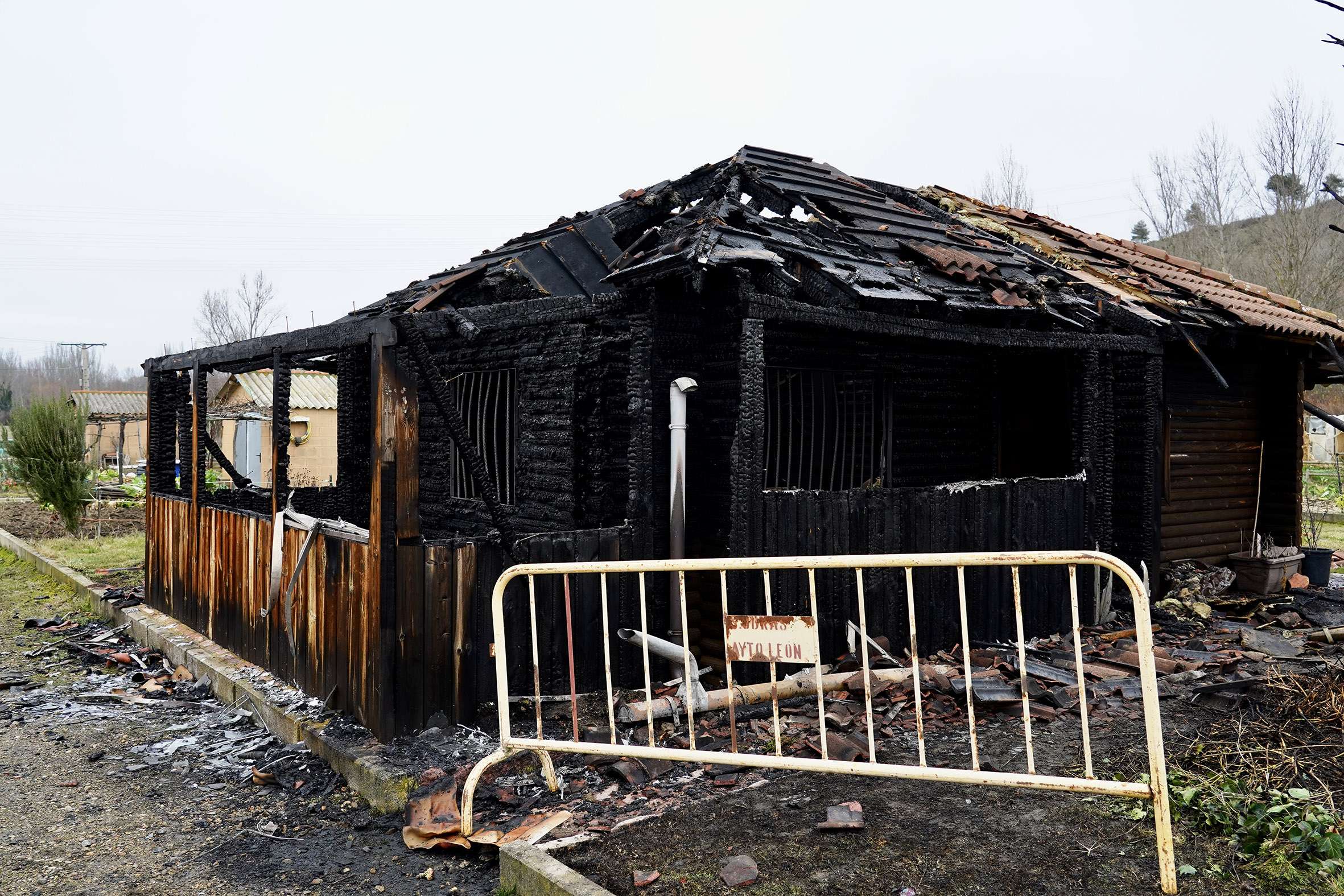 Incendio en los huertos de La Candamia de León