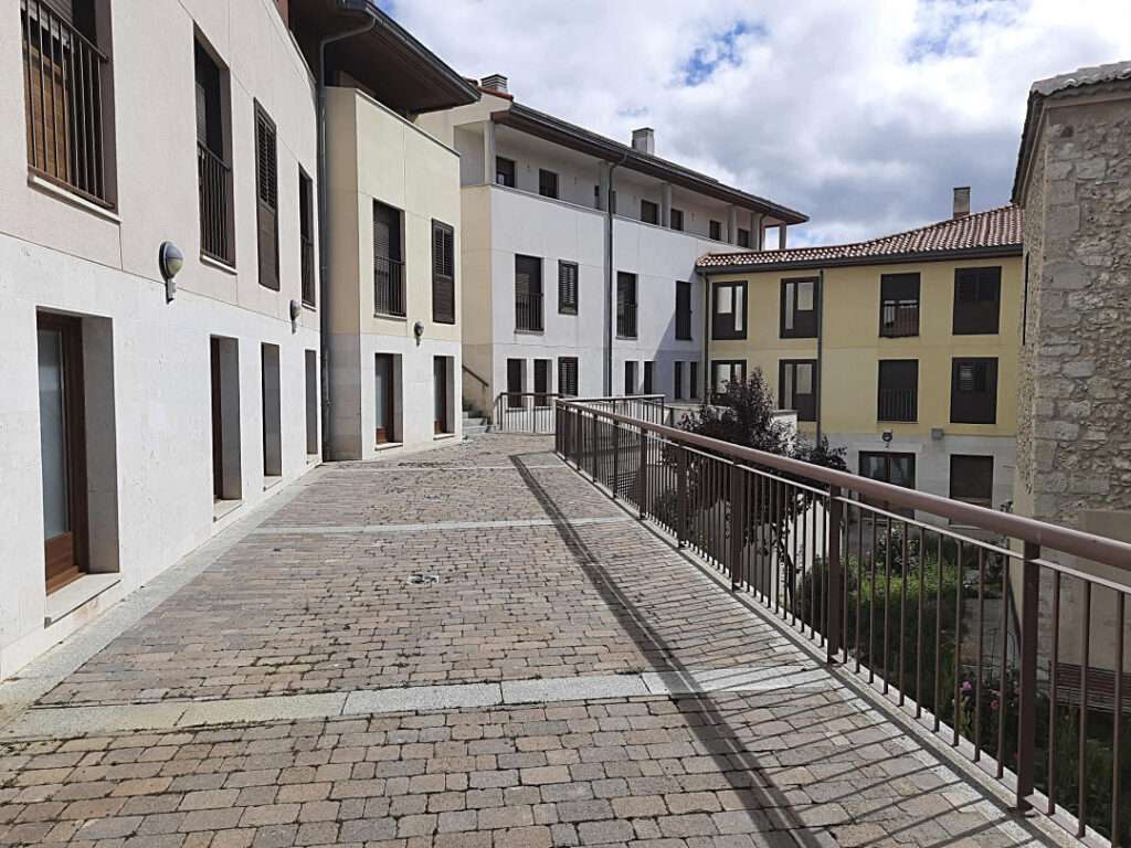 Segovia fue la única provincia de Castilla y León donde aumentaron los precios de las hipotecas. Segovia fue la única provincia de Castilla y León donde aumentaron los precios de las hipotecas.