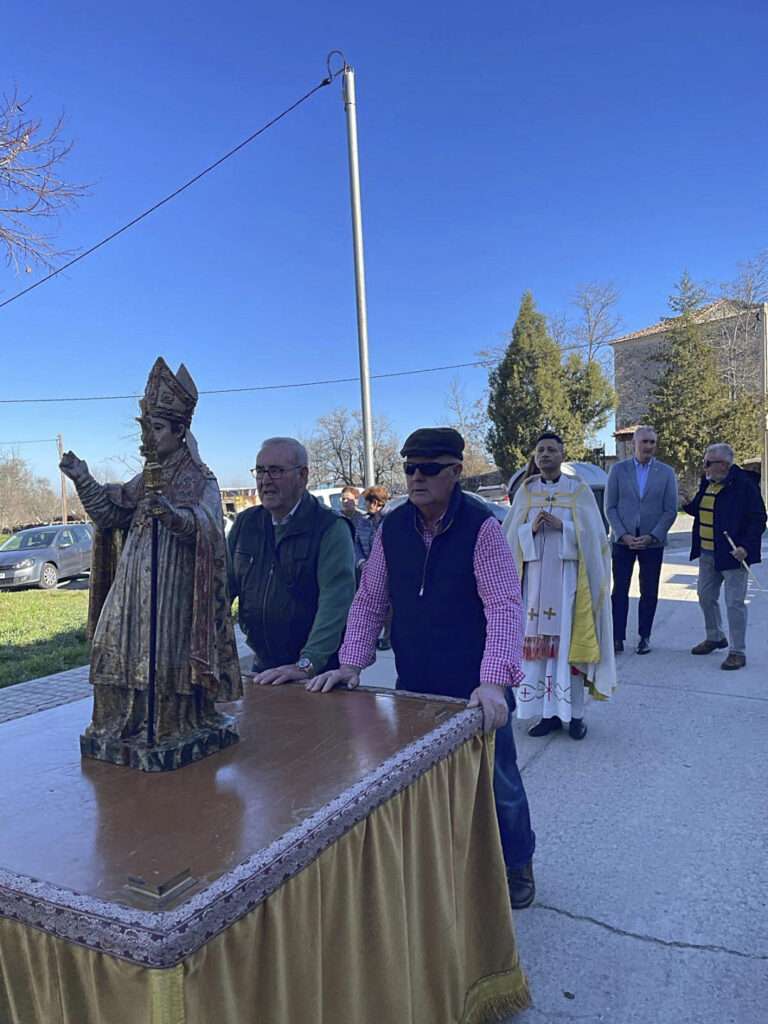 Procesión de San Blas en Revenga. Procesión de San Blas en Revenga.