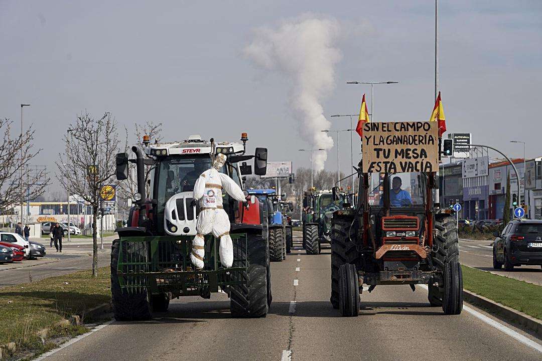 Columna de tractores en Valladolid