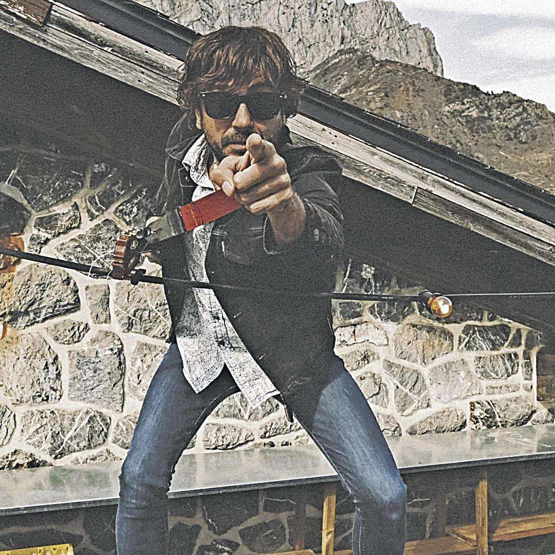 Zerro pide ayuda de su público para ayudar a los niños de Uganda. FACEBOOK @ZERRO