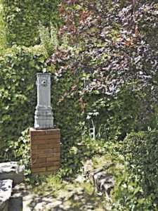 Composición colorista y juegos de luz y sombra. /  J. J. Bueno Maroto