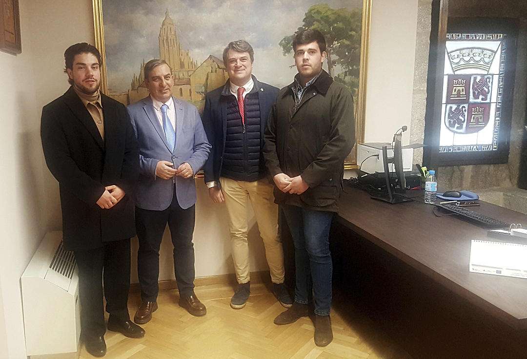 El delegado territorial se ha reunido con el alcalde de Sangarcía
