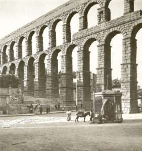 Farola en Azoguejo, postes y cables. August L. Mayer c.1910 Farolas azoguejo