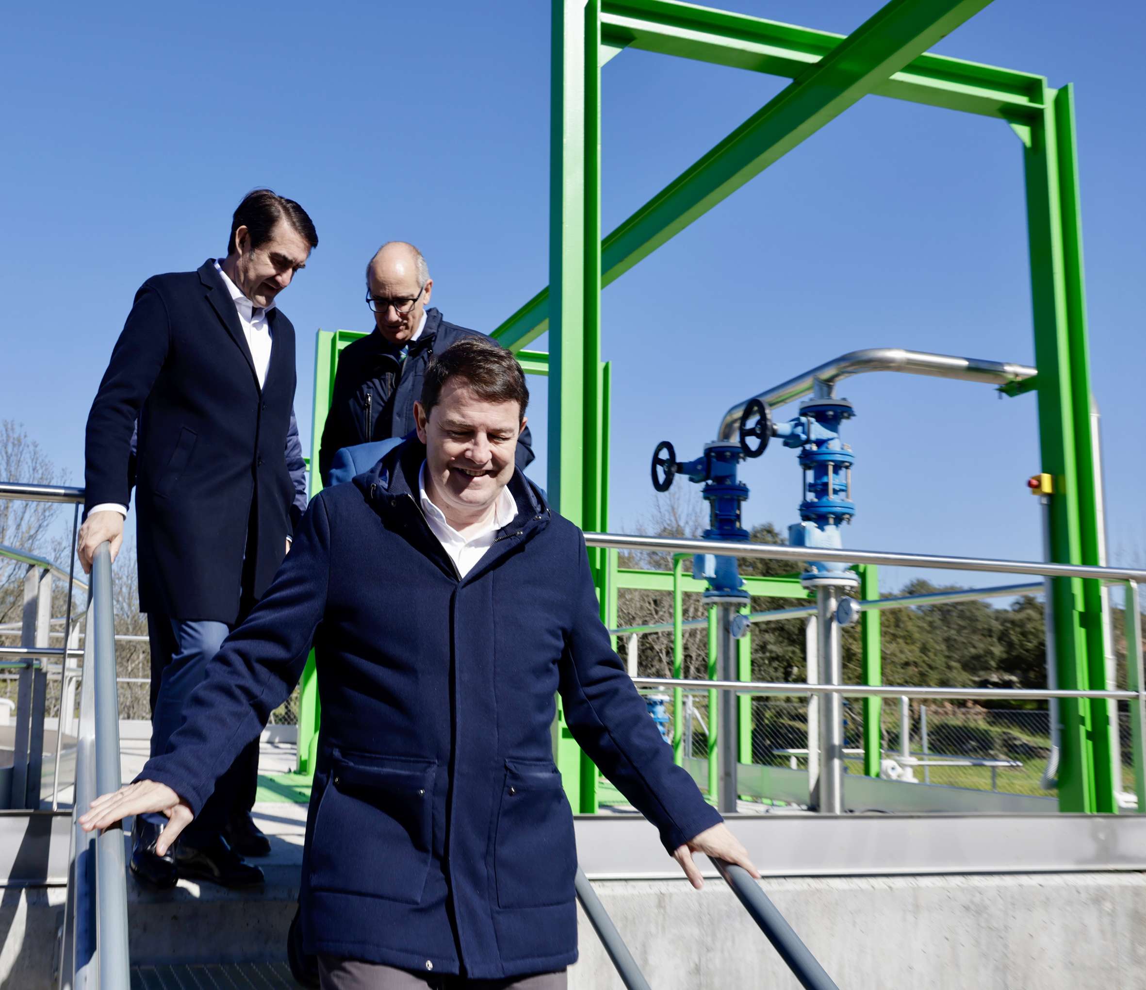 El presidente de la Junta de Castilla y León inaugura la depuradora de Ledrada (Salamanca)