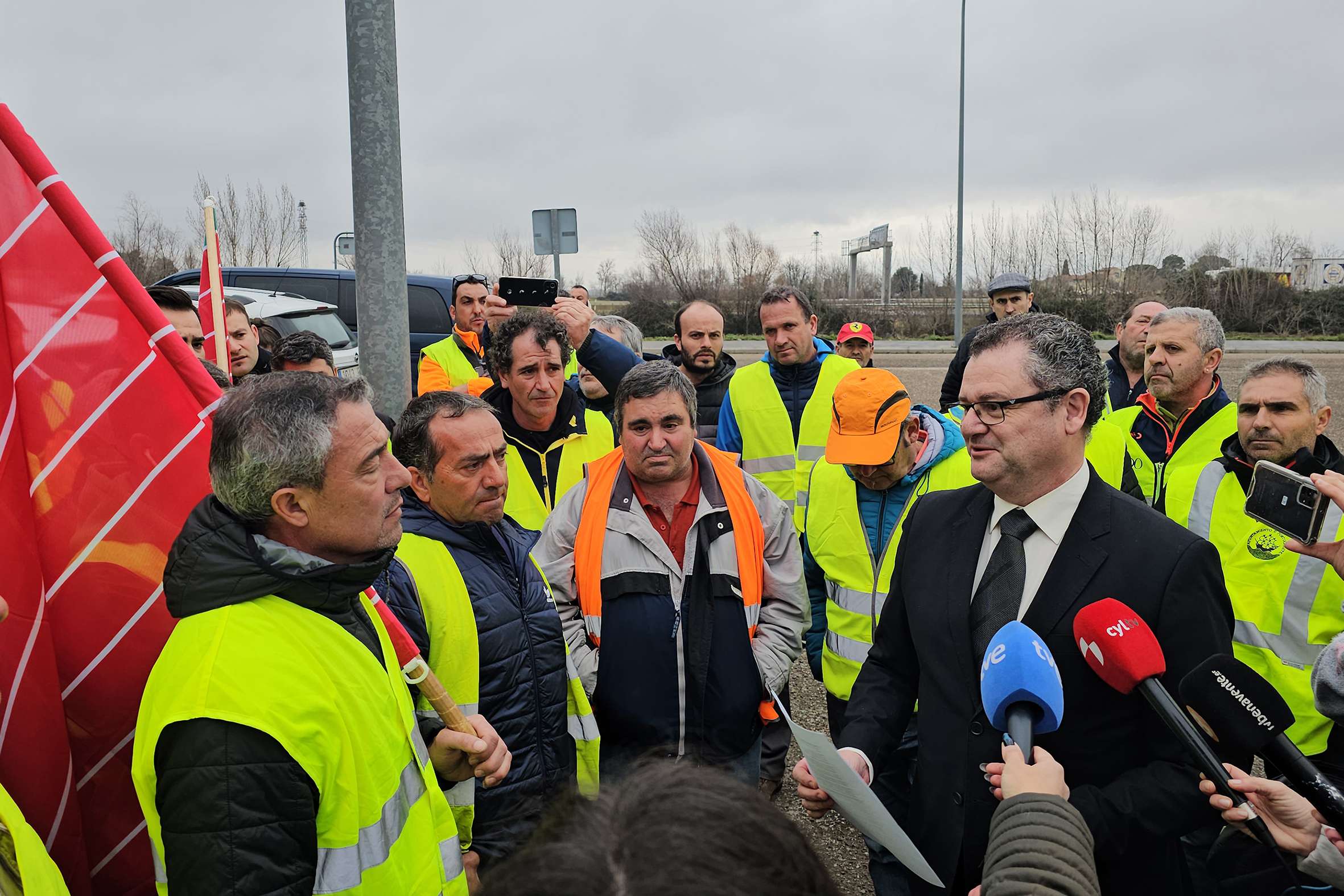 El consejero de Agricultura, Ganadería y Desarrollo Rural clausura la jornada formativa de la Junta General de Accionistas de Agroteo