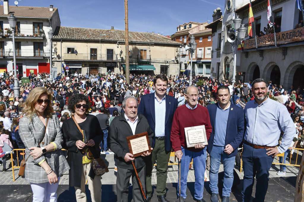 Mañueco, en Gabarreros 2023, ratifica el apoyo de la Junta a la declaración de Fiesta de Interés Turístico Nacional. / Junta de Castilla y León. Comunicación Mañueco, en Gabarreros 2023, ratifica el apoyo de la Junta a la declaración de Fiesta de Interés Turístico Nacional. / Junta de Castilla y León. Comunicación