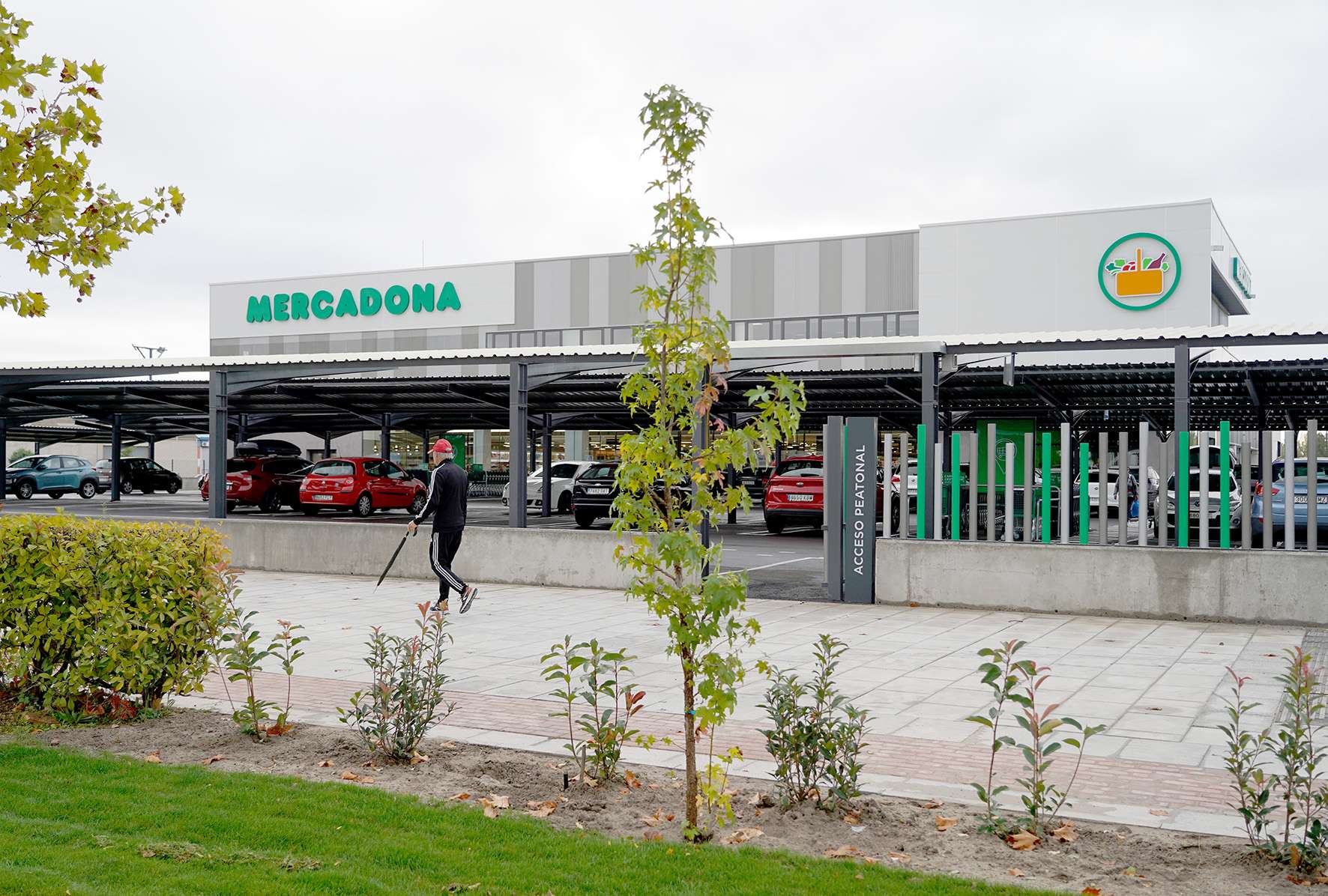 Inauguración de un supermercado de Mercadona en Arroyo de la Encomienda (Valladolid)