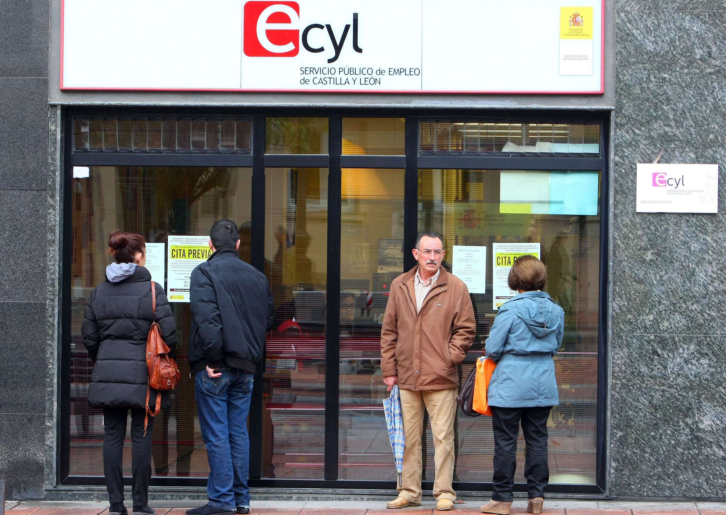 Oficina del Ecyl en Ponferrada César Sánchez