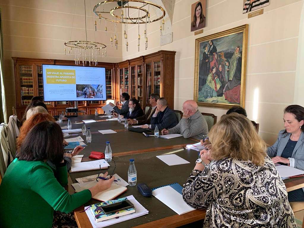 Reunión instituciones proclamación Isabel la Católica