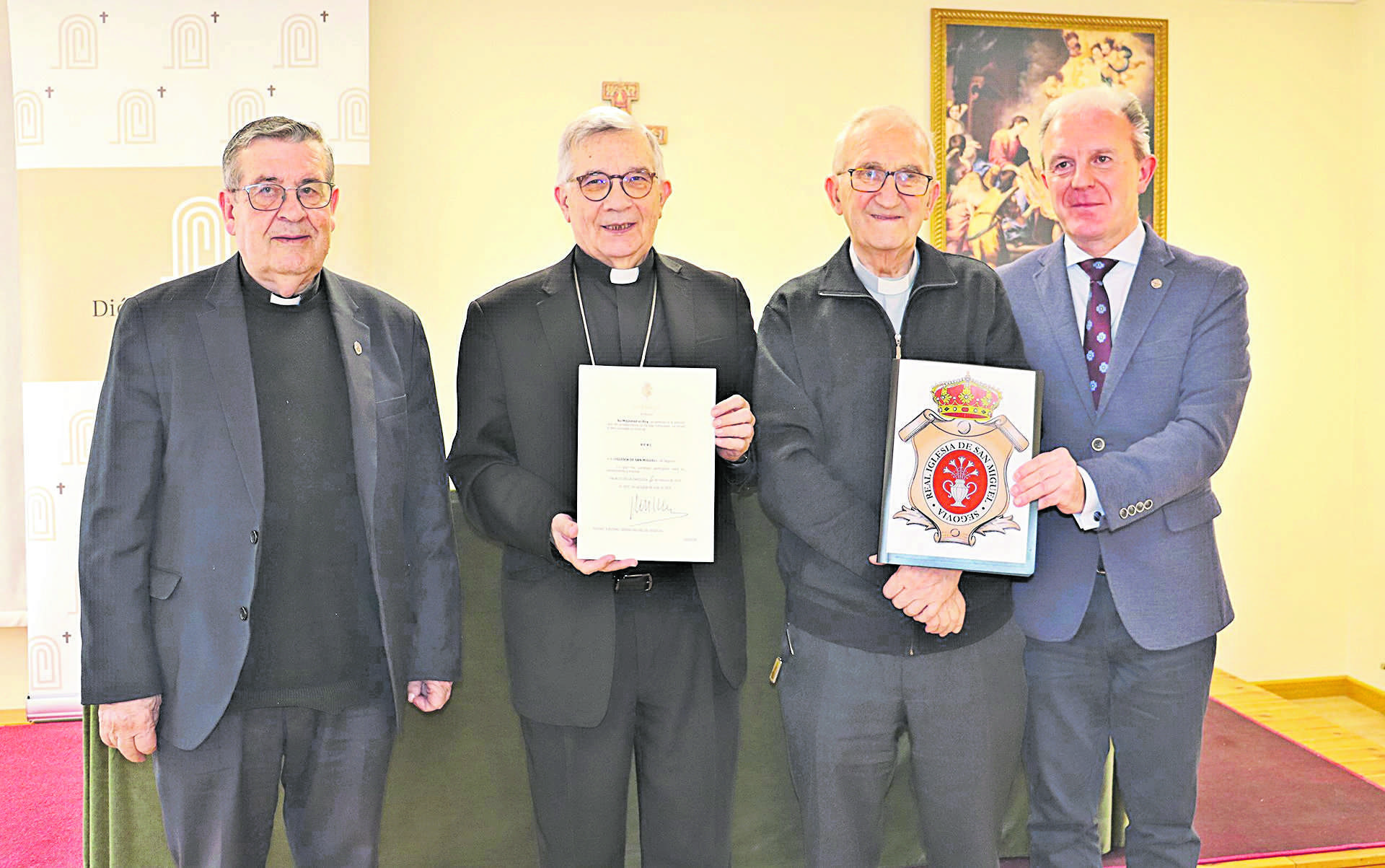 César Franco, junto a Ángel Galindo, Andrés de la Calle y David Santamera reciben el título.