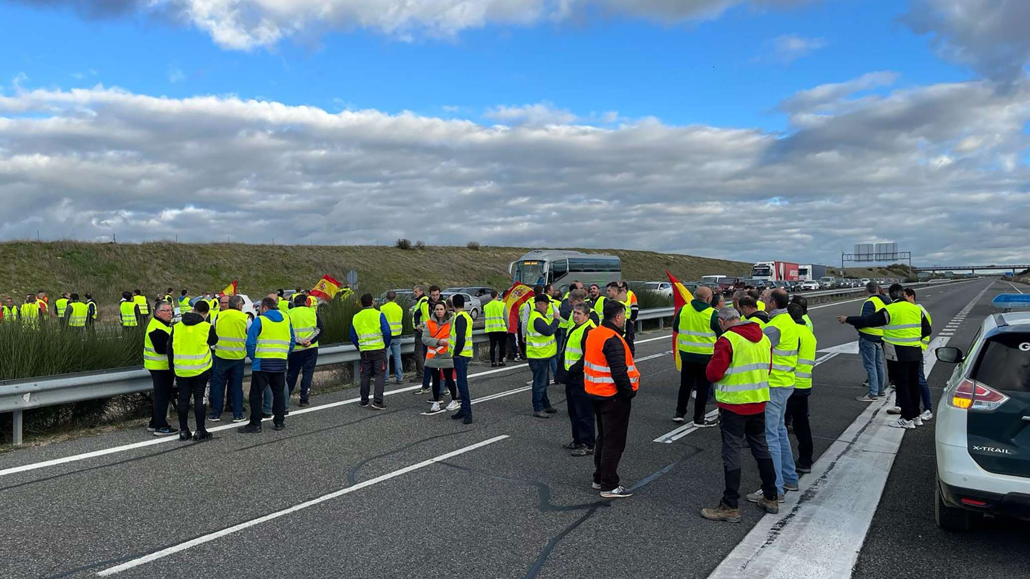 Cortes de agricultores en la A 50