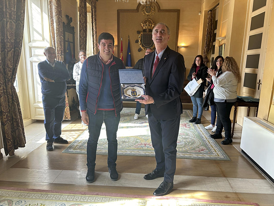 José Mazarías, alcalde de Segovia, y Jesús Mayoral Pérez, regidor de Casarrubios del Monte