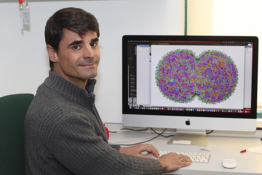 Saúl Ares. Juan Lázaro.