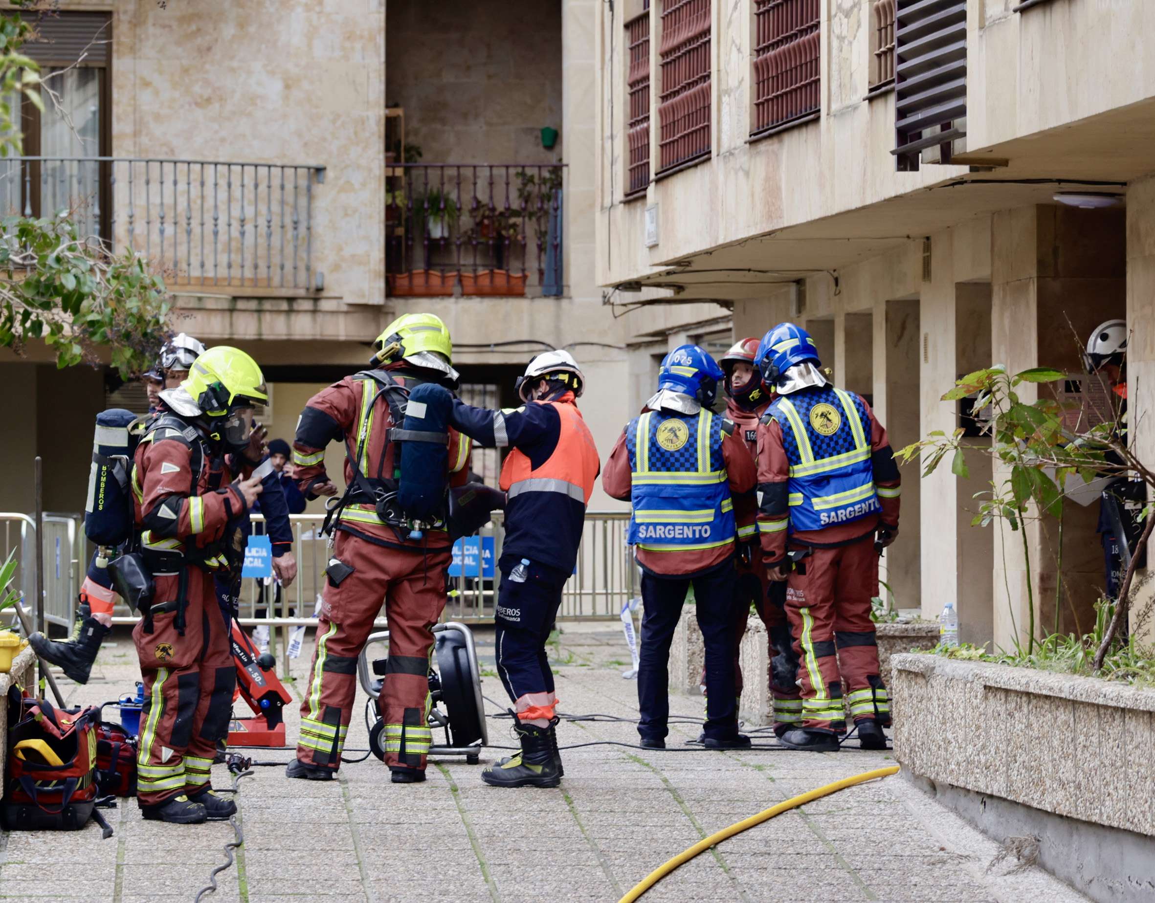 Varios heridos en un incendio en la cuesta San Blas