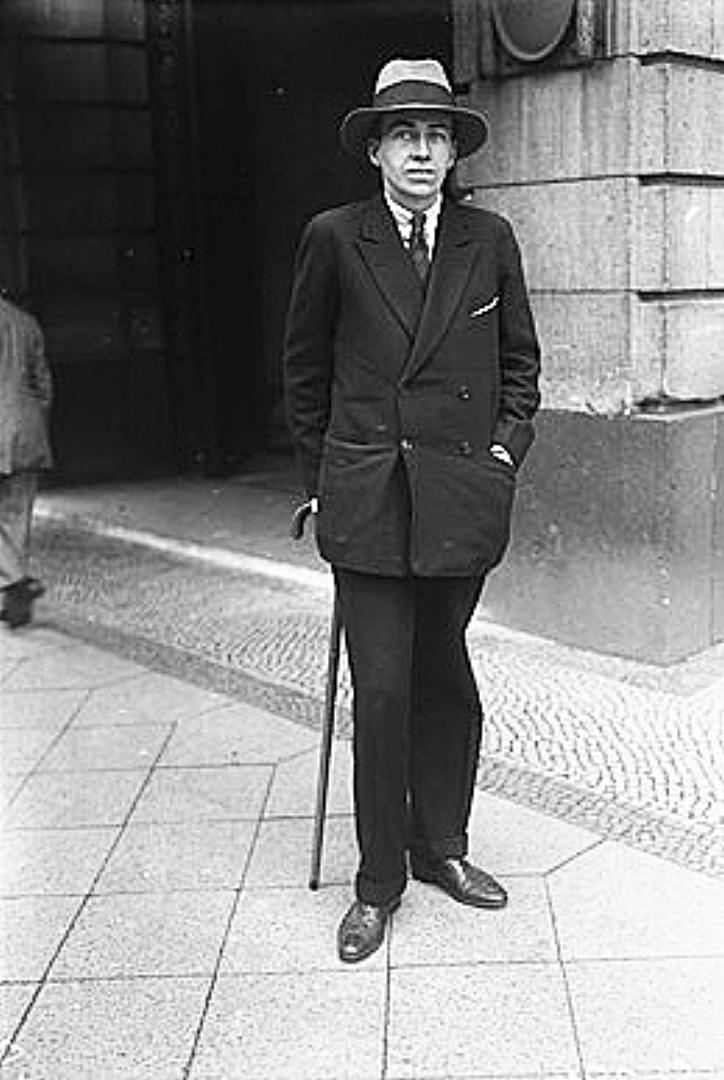 Cornelius Vanderbilt, el entrevistador. Cornelius Vanderbilt, el entrevistador.