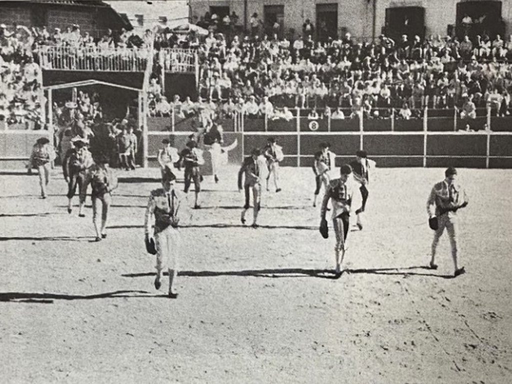 Inauguración de Plaza de Toros de Riaza, con José Antonio Campuzano, Rafael Camino y Manuel Caballero (1994). / P.P.
