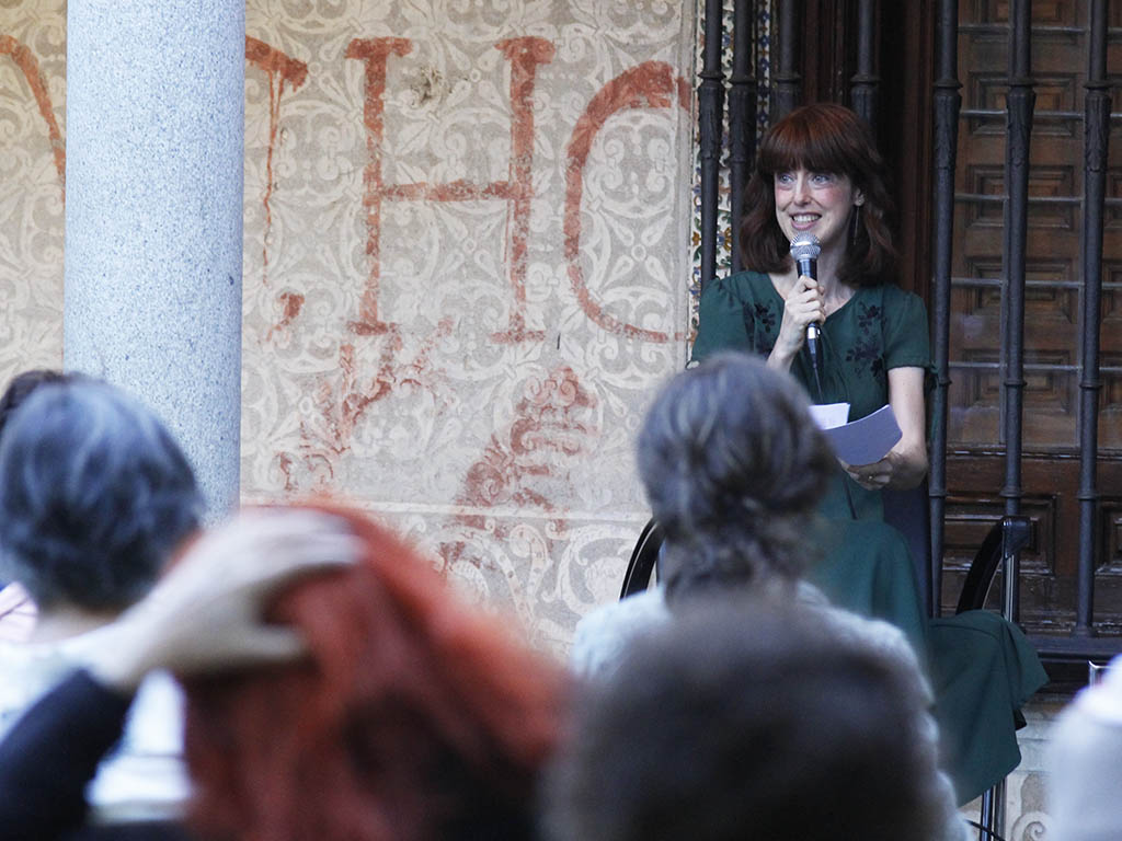 La escritora Irene Vallejo, durante una intervención en Segovia. / NEREA LLORENTE