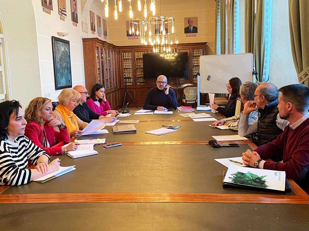 Monroy se reúne con representantes de entidades culturales. / EL ADELANTADO Monroy se reúne con representantes de entidades culturales. / EL ADELANTADO