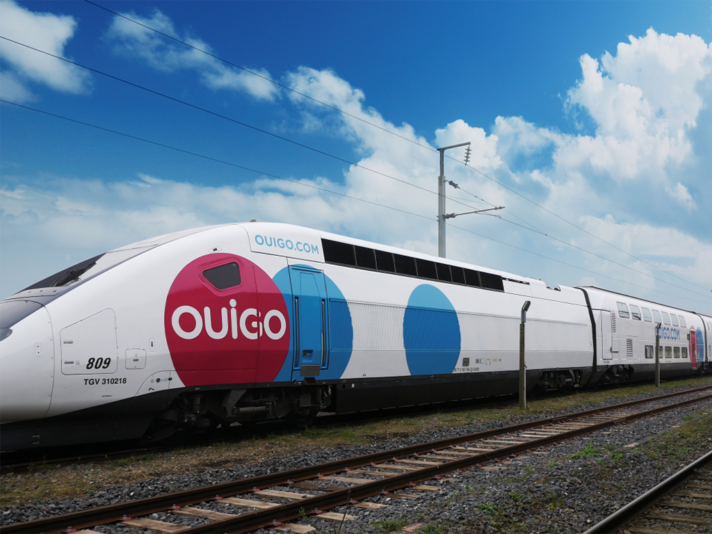 Tren de OUIGO en circulación