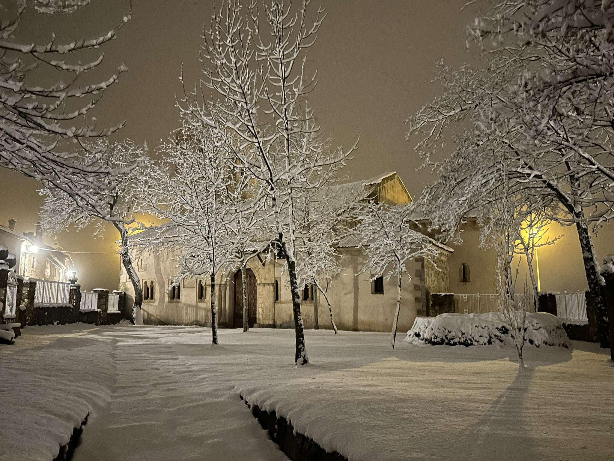 torrecaballeros nevado