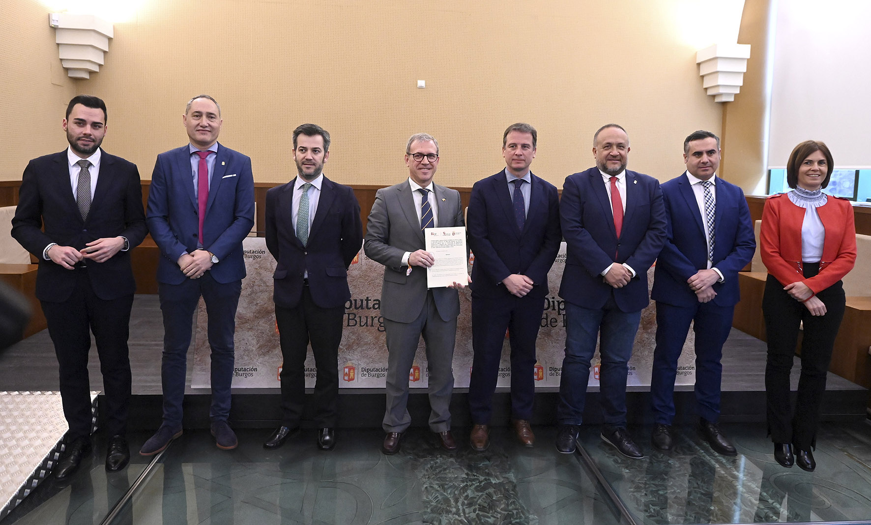 Firma de un convenio entre la Consejería de Industria y las nueve diputaciones provinciales de Castilla y León