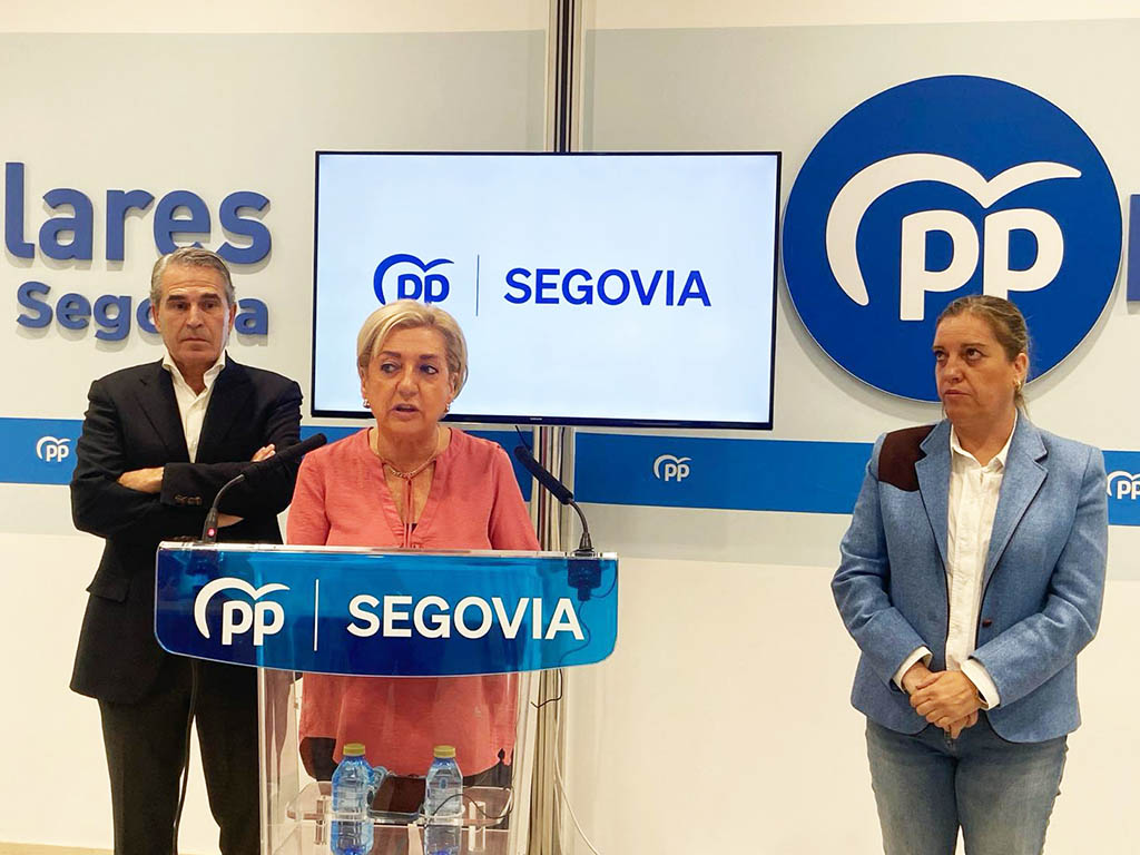 Juan José Sanz Vitorio, Paloma Sanz y María Ángeles García.