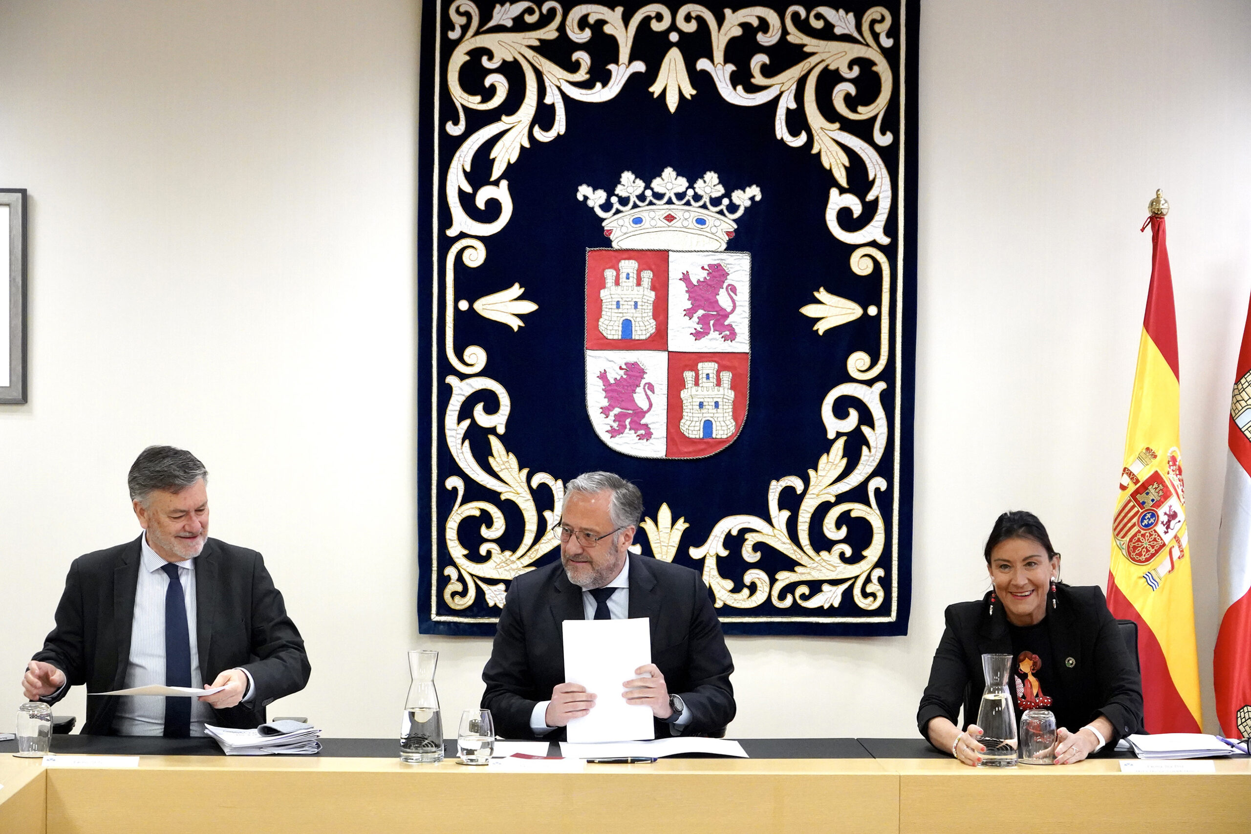 Reunión de la Mesa de las Cortes y de la Junta de Portavoces