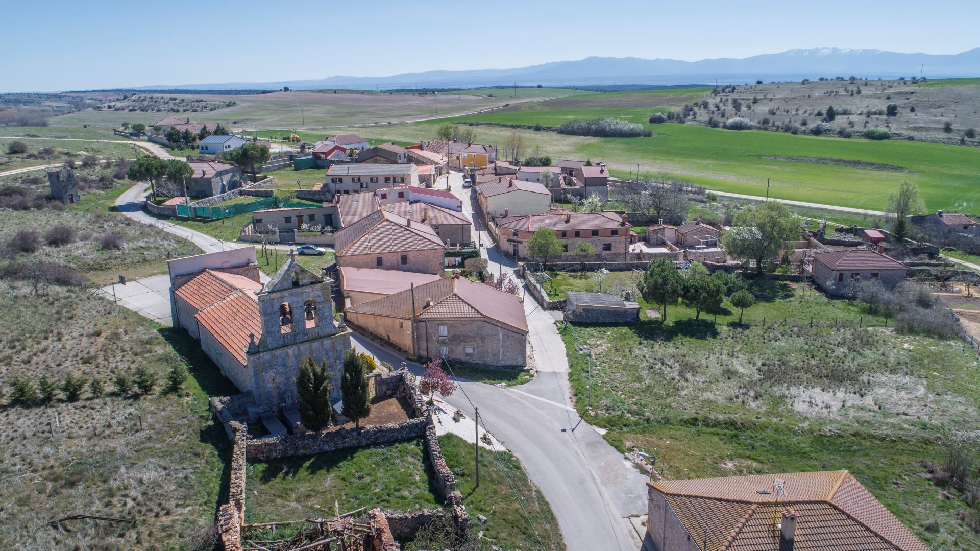 Vista aérea del Ciruelos de Pradales.