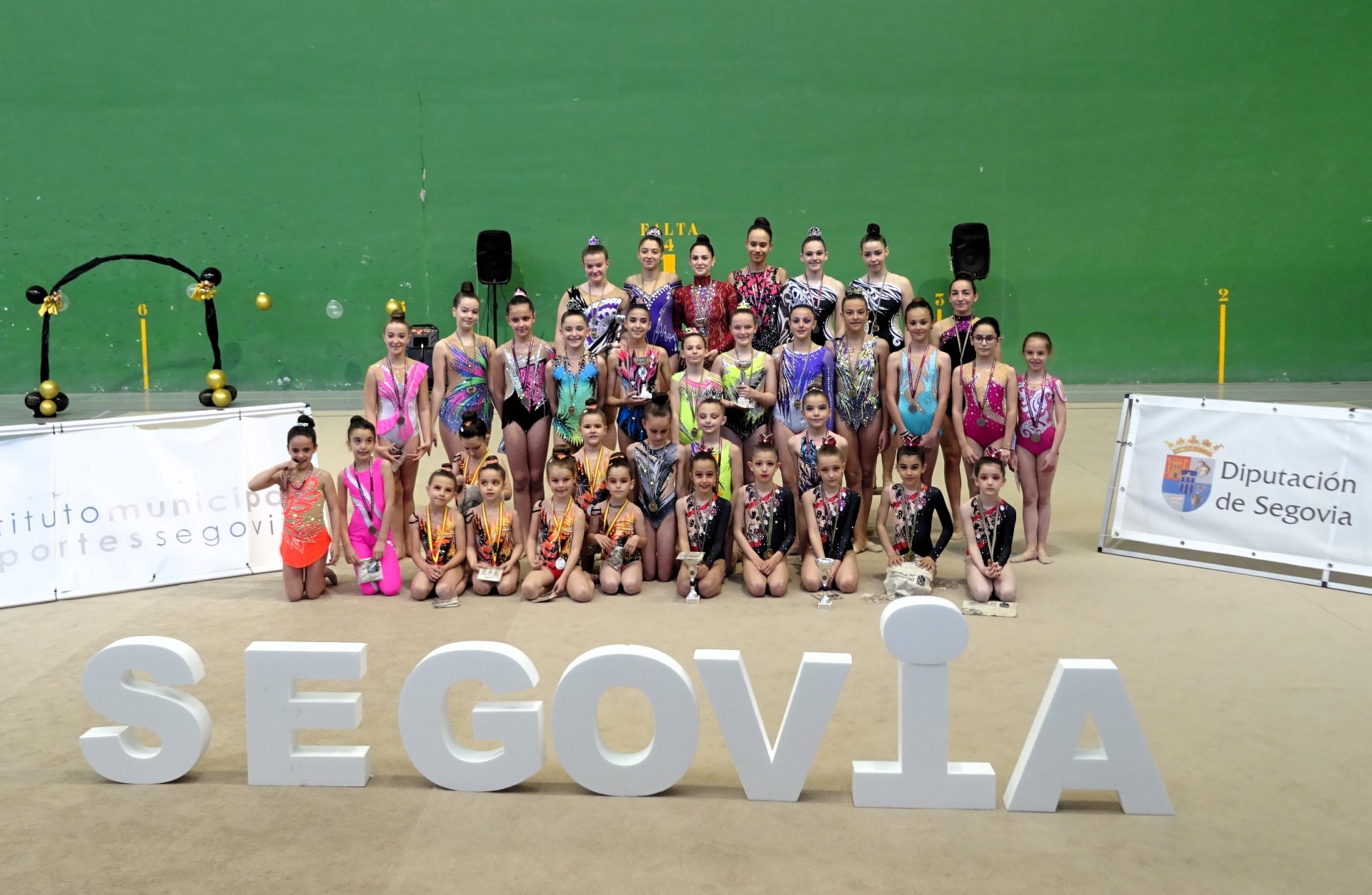 Las gimnastas que disputaron el Campeonato.