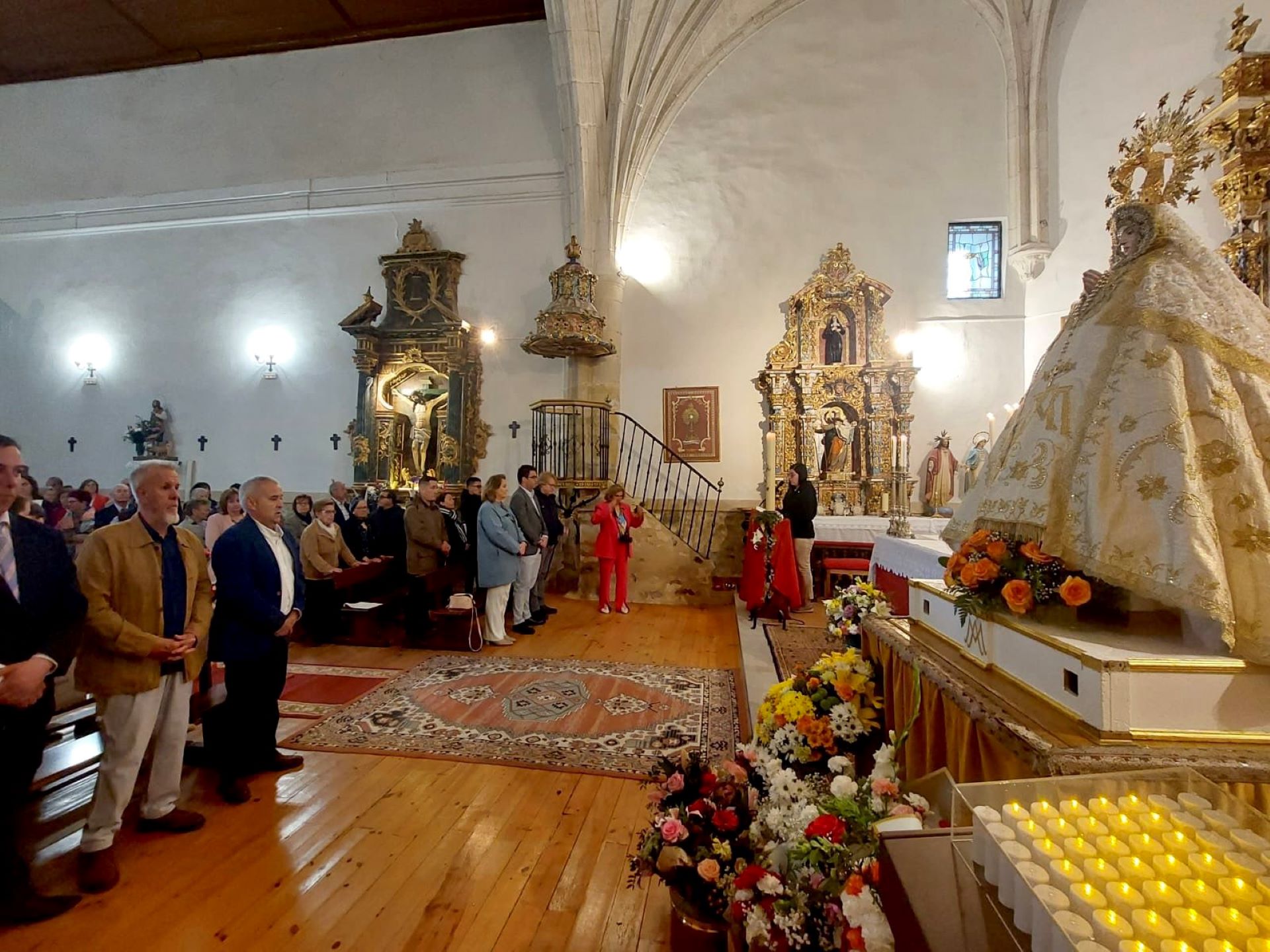 Misa en honor a la Virgen del Soto presidida por su imagen.