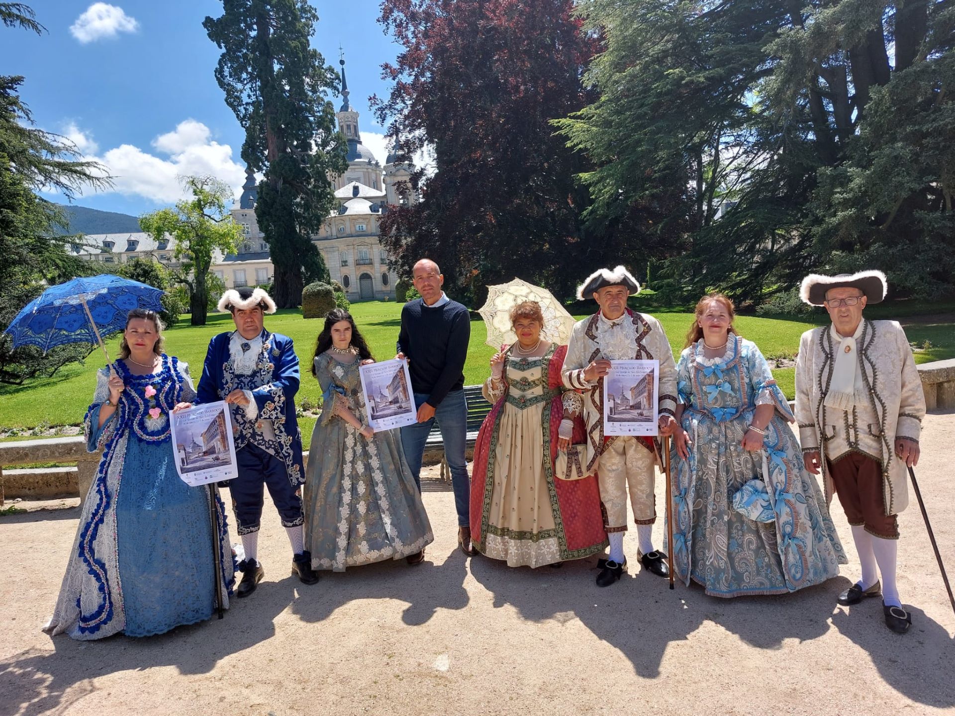 Presentación del Mercado Barroco 2024 junto a la Colegiata.
