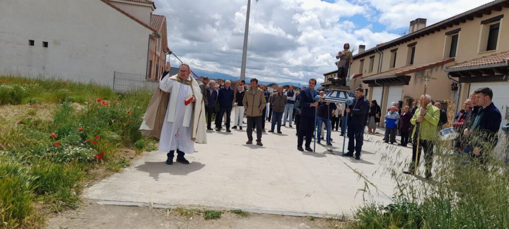 Las calles de Cantimpalos celebran al patrón de los agricultores (Lourdes Matarranz).