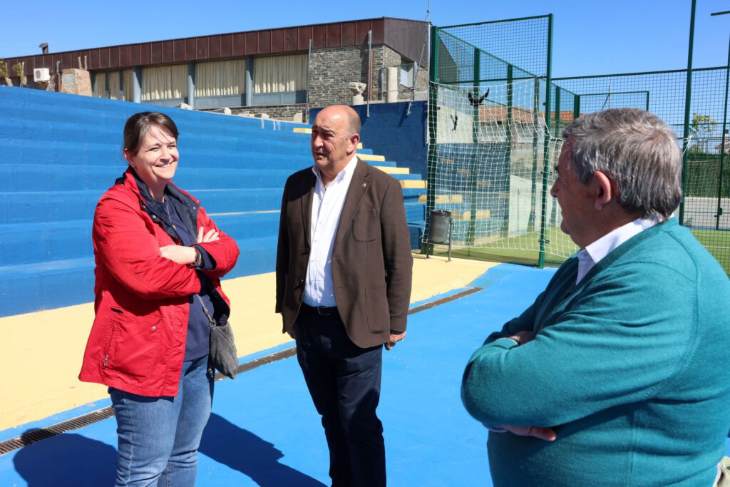 En las instalaciones deportivas remodeladas de Santa María Real de Nieva. En las instalaciones deportivas remodeladas de Santa María Real de Nieva.