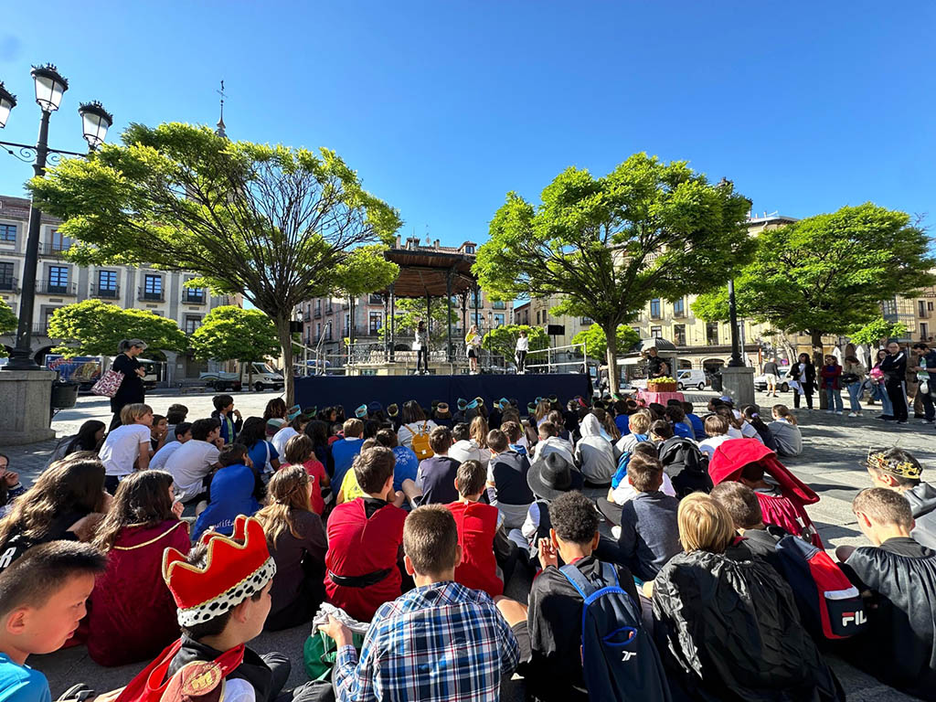 Acto escolares Isabel I