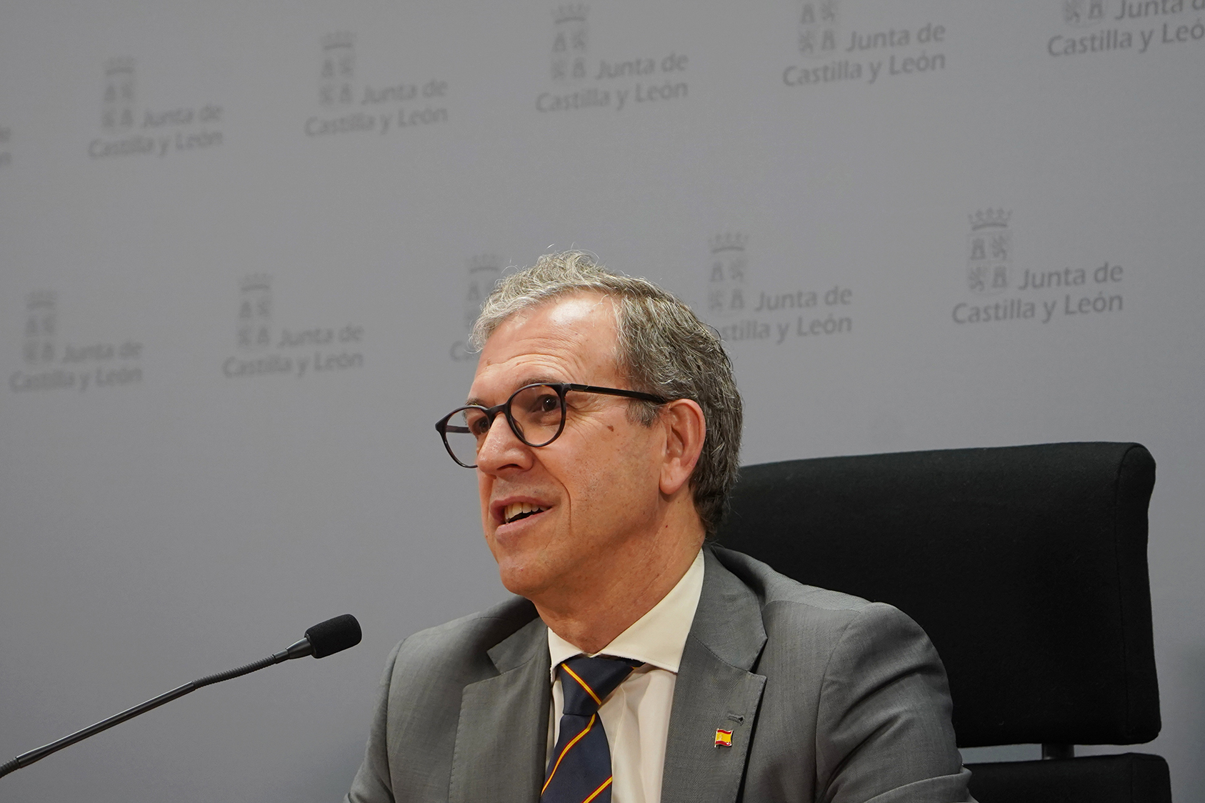 El consejero de Industria y Empleo valora los datos del paro del mes de abril