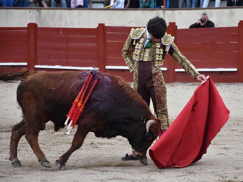 Jorge Oliva, al natural en su debut de luces en Valsaín. / A.M. Jorge Oliva, al natural en su debut de luces en Valsaín. / A.M.