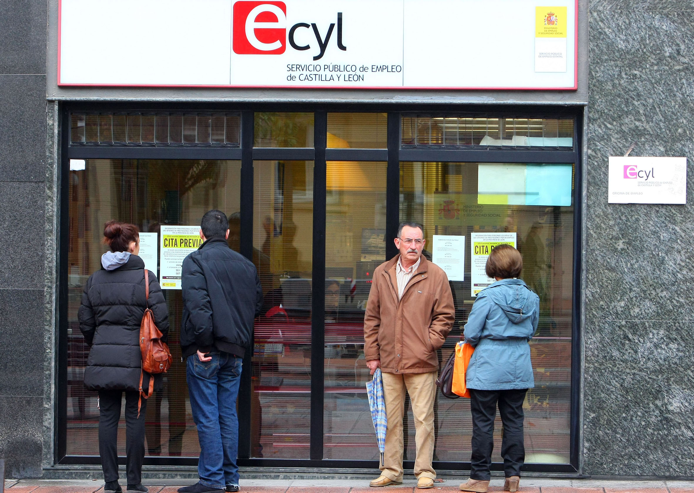 Oficina del Ecyl en Ponferrada César Sánchez